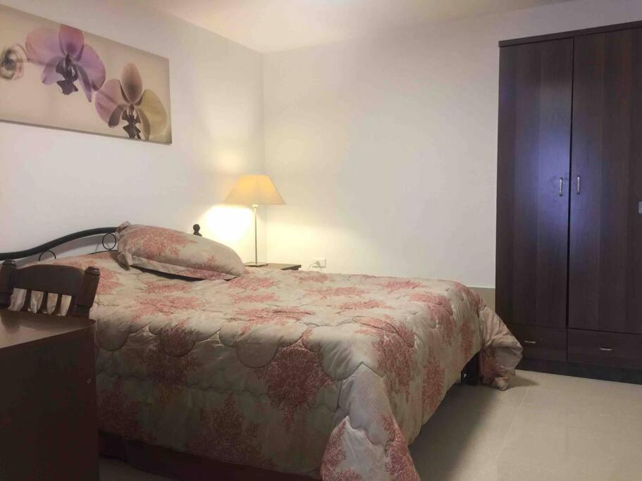 'C' Dazzling Modern 2 Bdrm Apt In Khalda Free Wifi Amman Zewnętrze zdjęcie