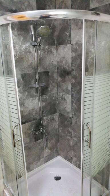 'C' Dazzling Modern 2 Bdrm Apt In Khalda Free Wifi Amman Zewnętrze zdjęcie