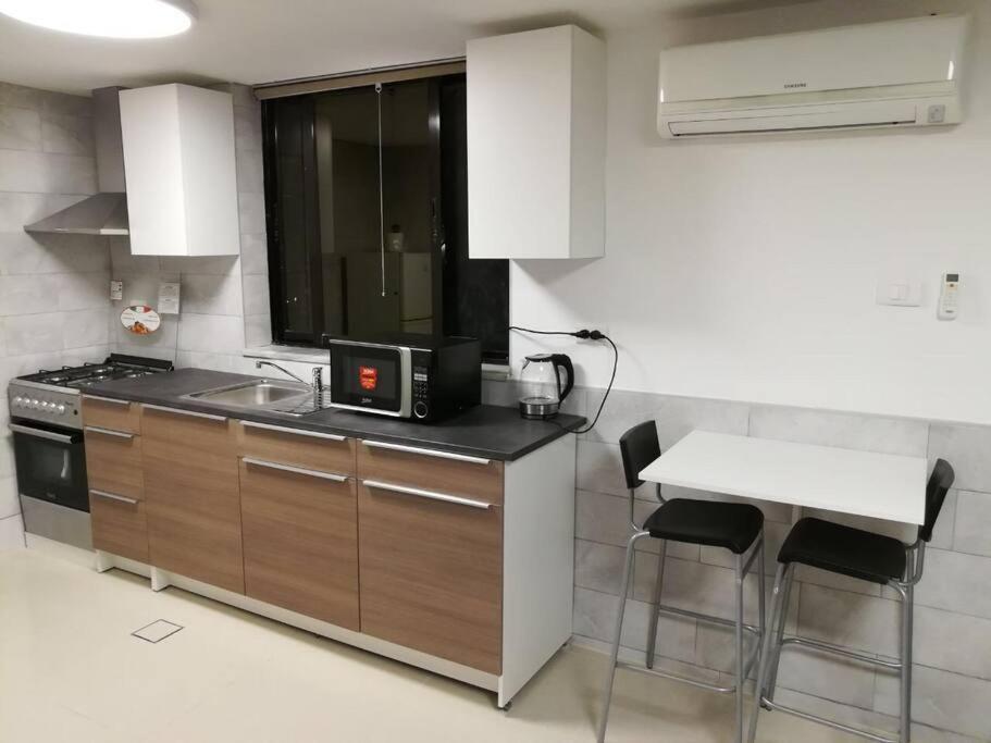 'C' Dazzling Modern 2 Bdrm Apt In Khalda Free Wifi Amman Zewnętrze zdjęcie