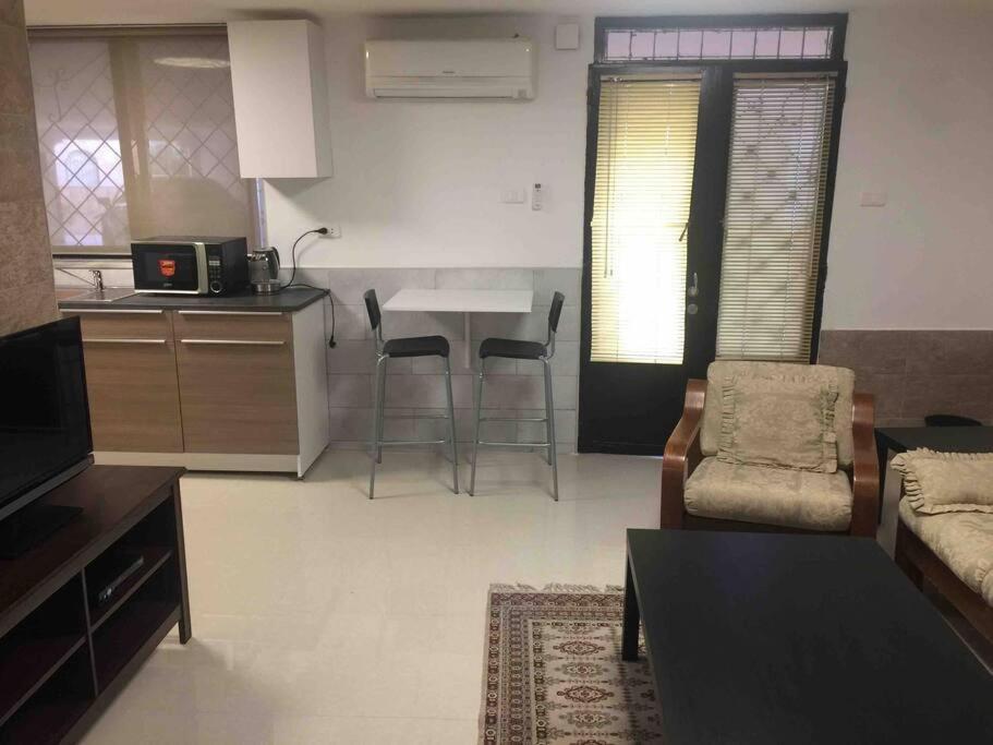 'C' Dazzling Modern 2 Bdrm Apt In Khalda Free Wifi Amman Zewnętrze zdjęcie