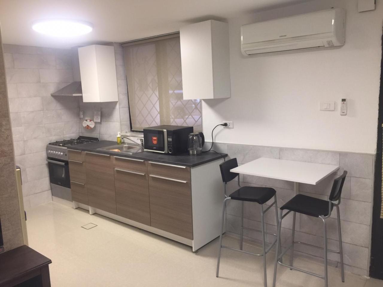 'C' Dazzling Modern 2 Bdrm Apt In Khalda Free Wifi Amman Zewnętrze zdjęcie